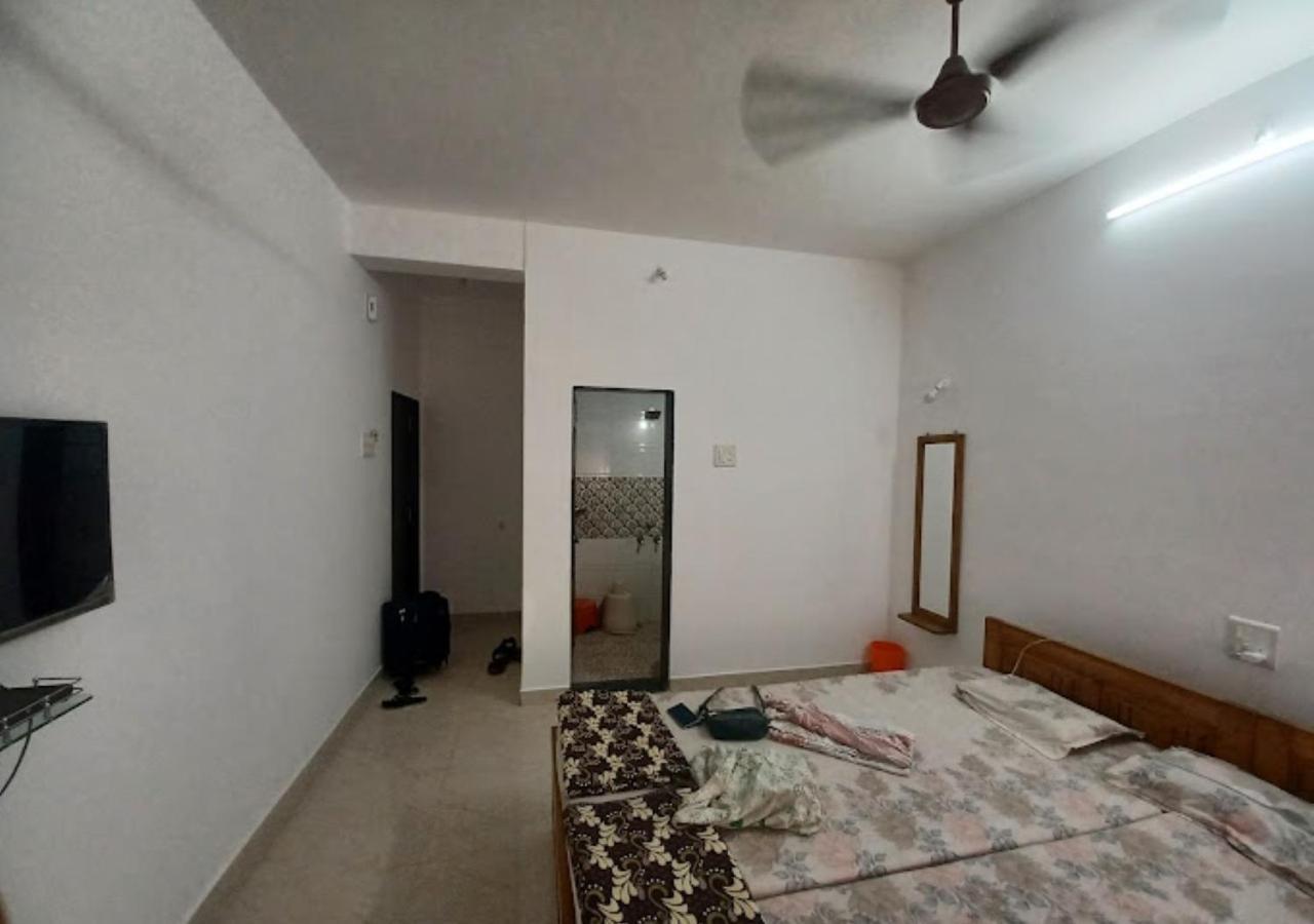Bapat Niwas Home Stay Ganpatipule Exterior photo
