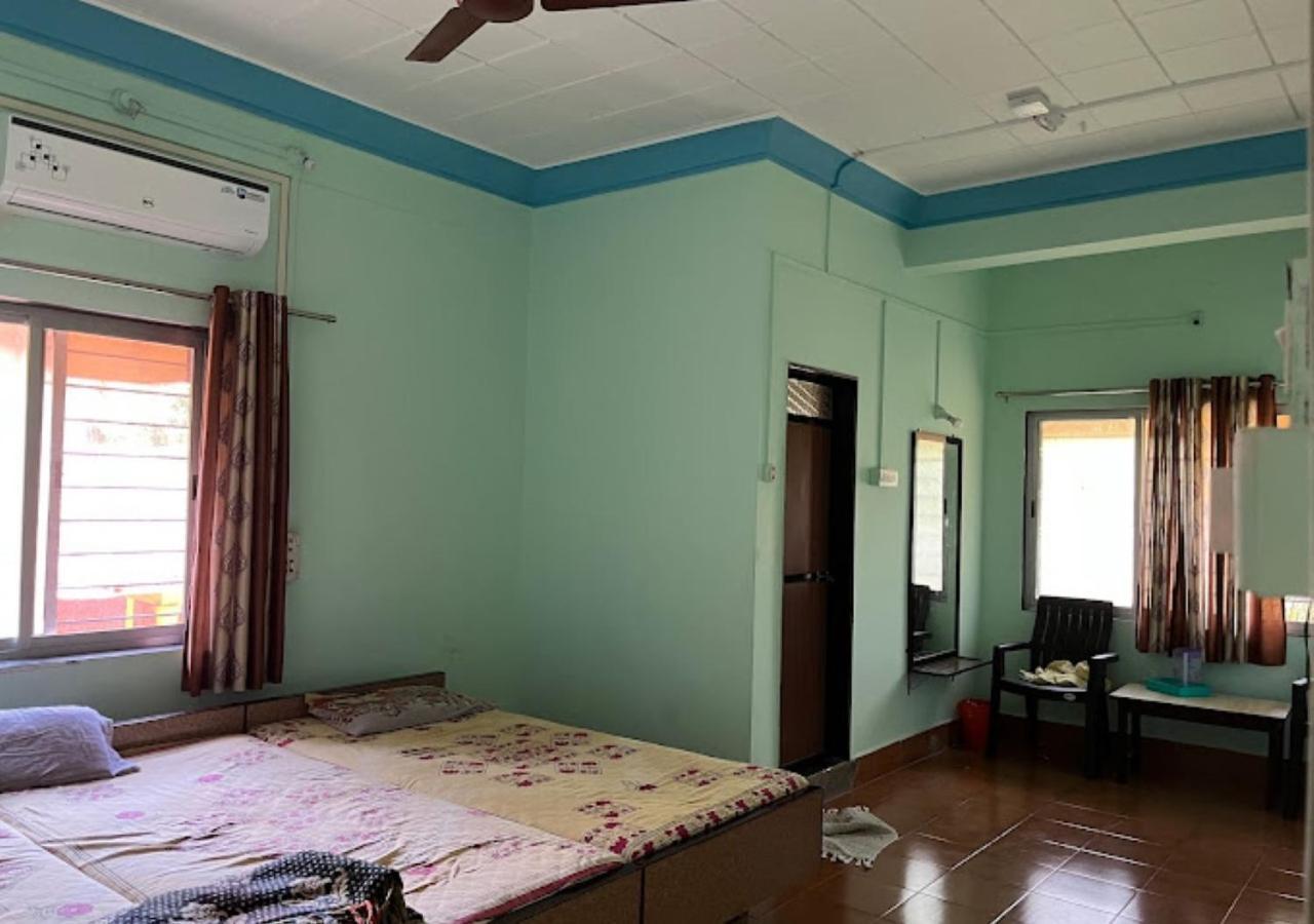 Bapat Niwas Home Stay Ganpatipule Exterior photo